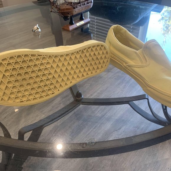 yellow unisex vans (slip ons) - Picture 3 of 4